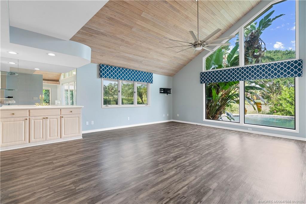 6323 SE Farmington Place