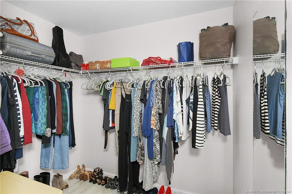 2032 SE South Buttonwood Drive