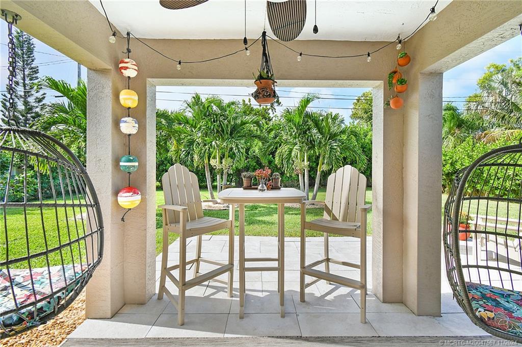 2032 SE South Buttonwood Drive