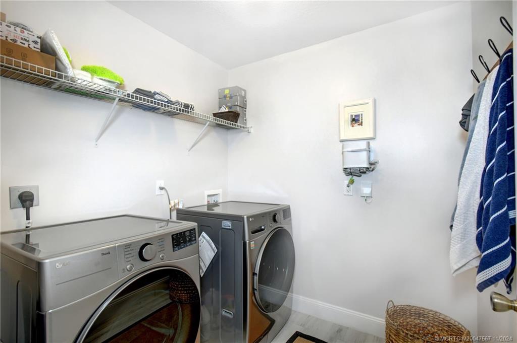 2032 SE South Buttonwood Drive