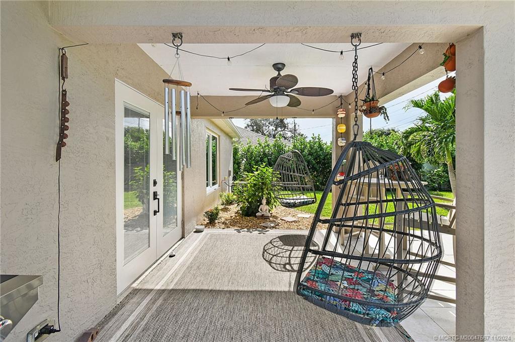 2032 SE South Buttonwood Drive