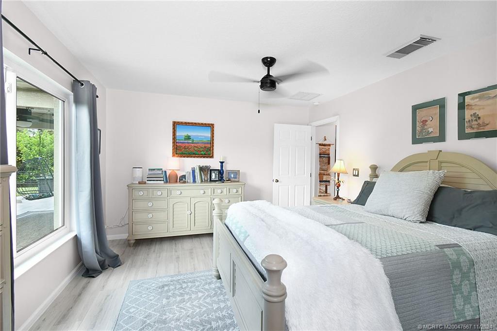 2032 SE South Buttonwood Drive