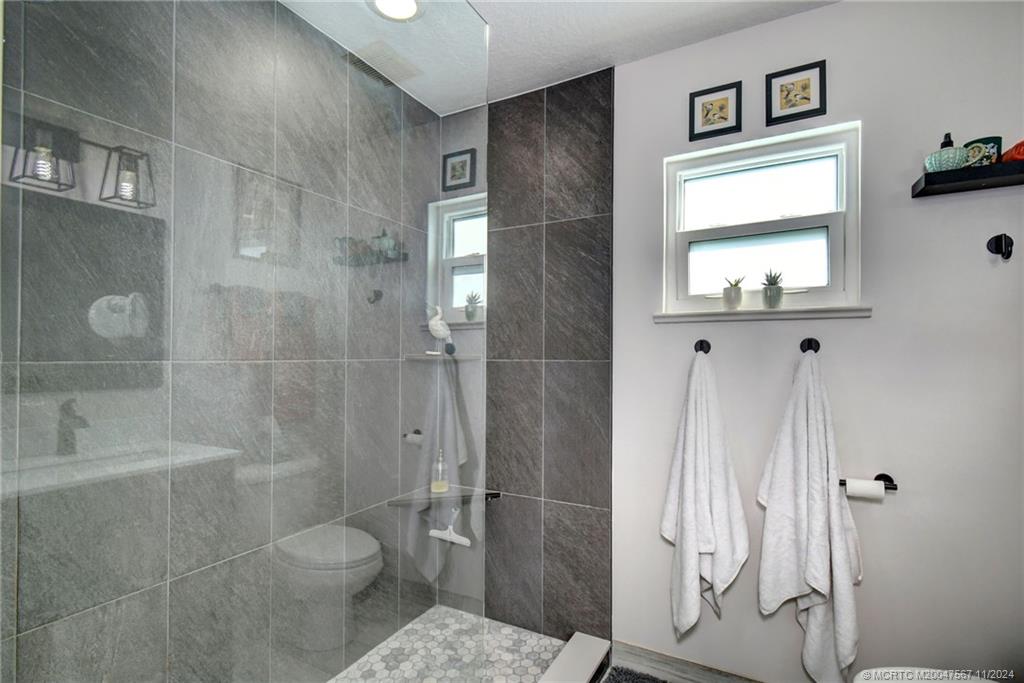 2032 SE South Buttonwood Drive