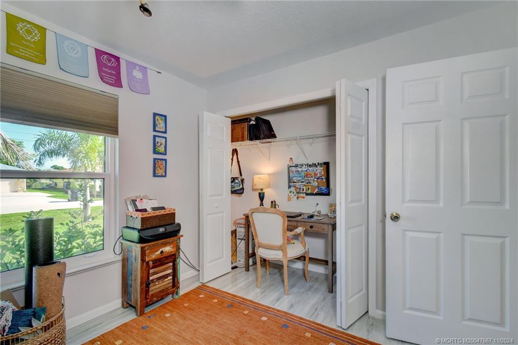 2032 SE South Buttonwood Drive