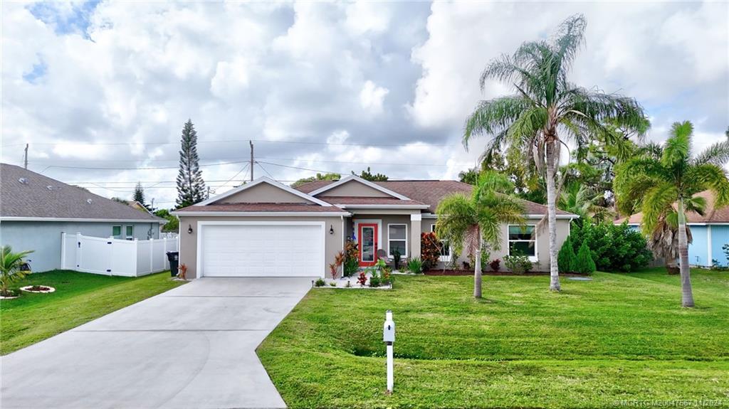 2032 SE South Buttonwood Drive