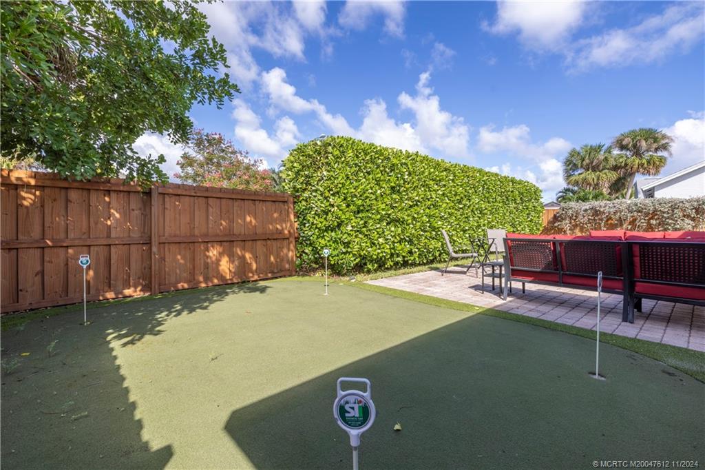 211 Wandering Trail