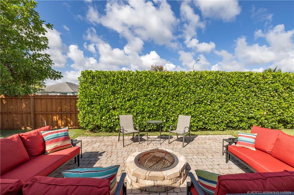 211 Wandering Trail