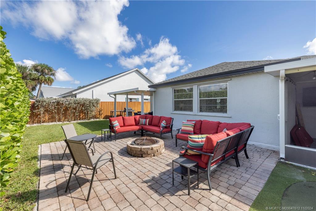 211 Wandering Trail