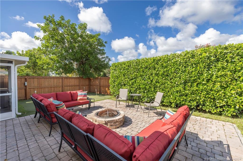 211 Wandering Trail