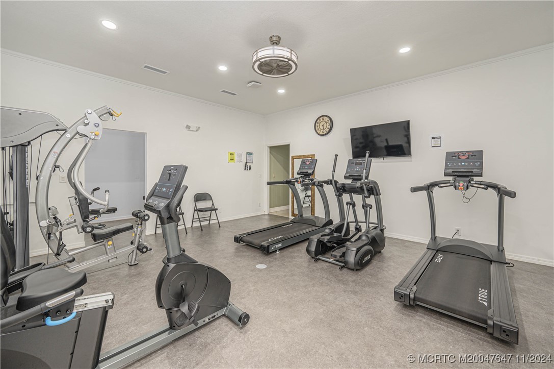 511 SW South River Drive 104