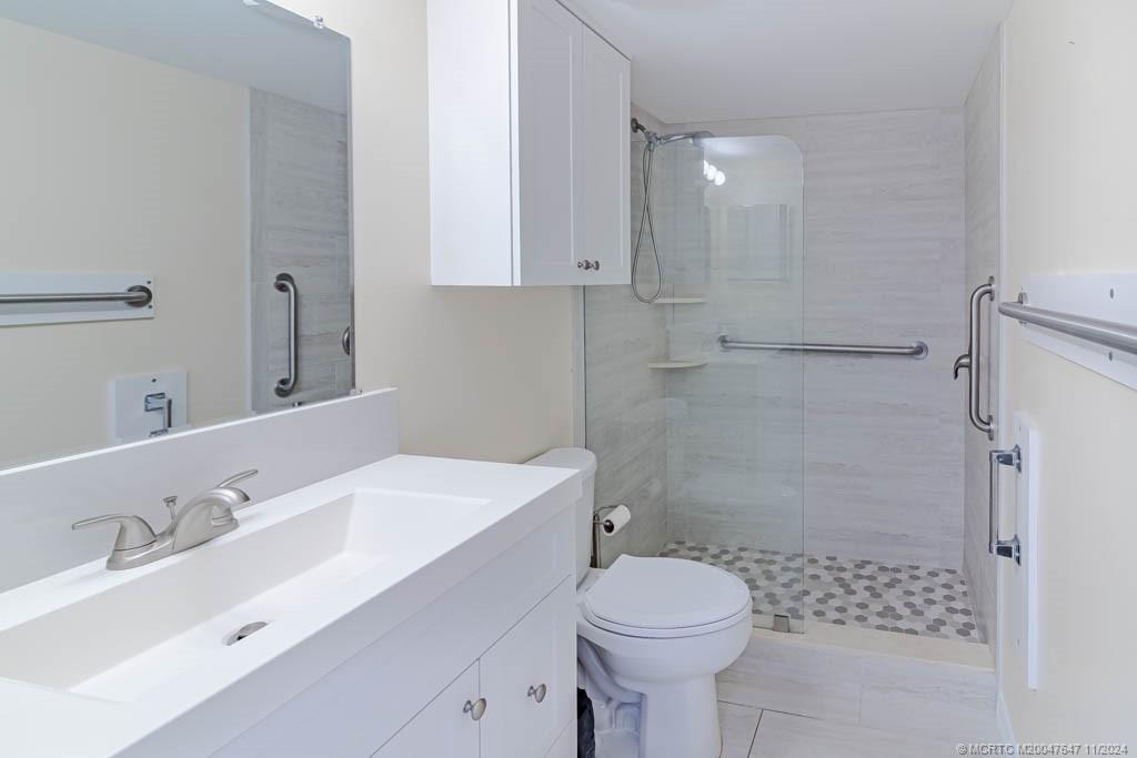 511 SW South River Drive 104