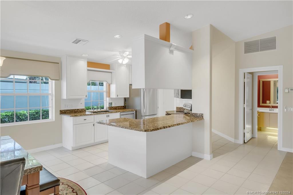 1688 SW Springfield Ct