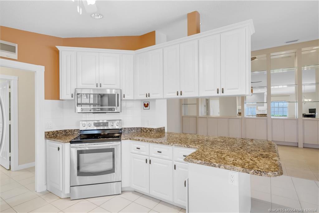 1688 SW Springfield Ct