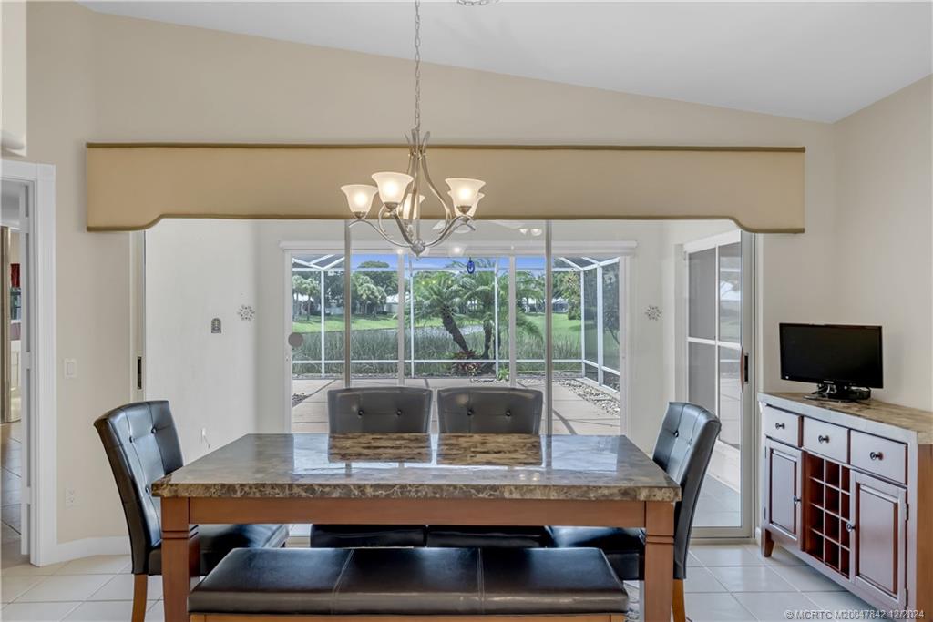 1688 SW Springfield Ct
