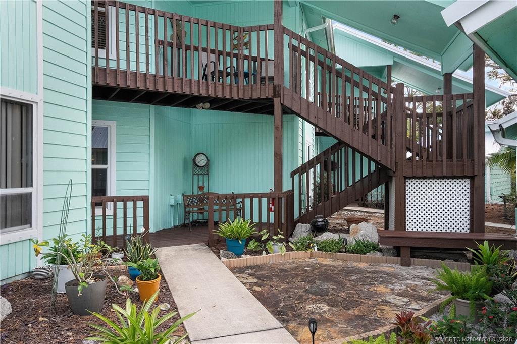 1815 SE Hideaway Circle