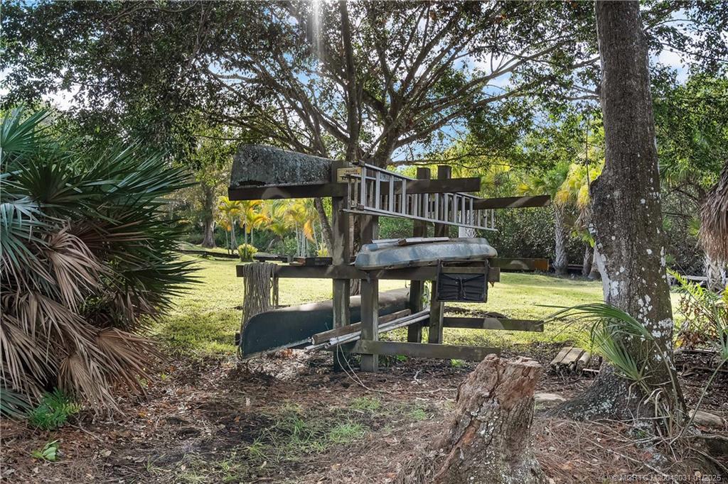 1815 SE Hideaway Circle