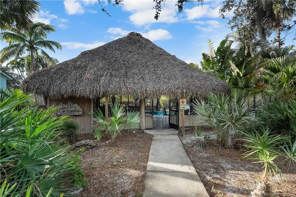 1815 SE Hideaway Circle