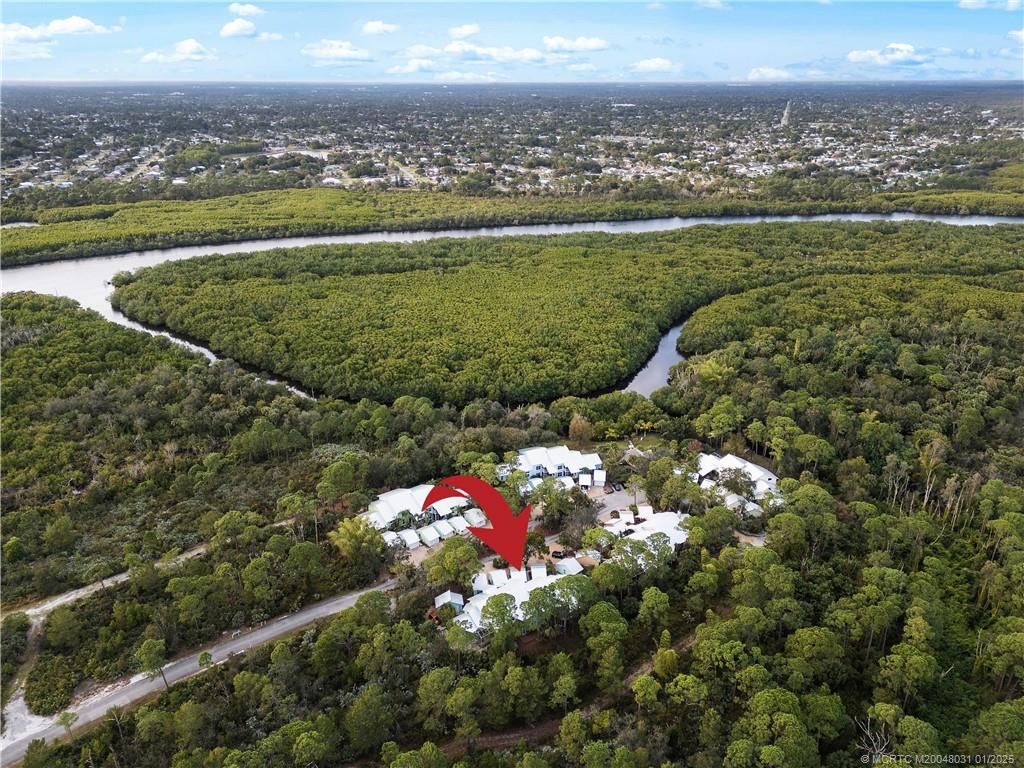 1815 SE Hideaway Circle