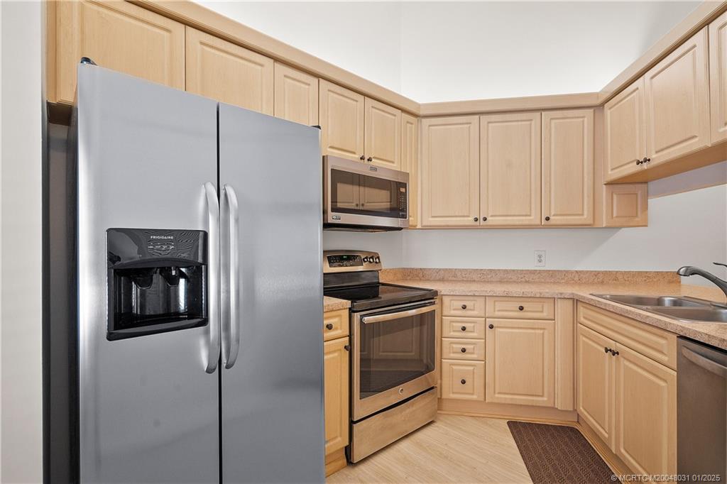 1815 SE Hideaway Circle