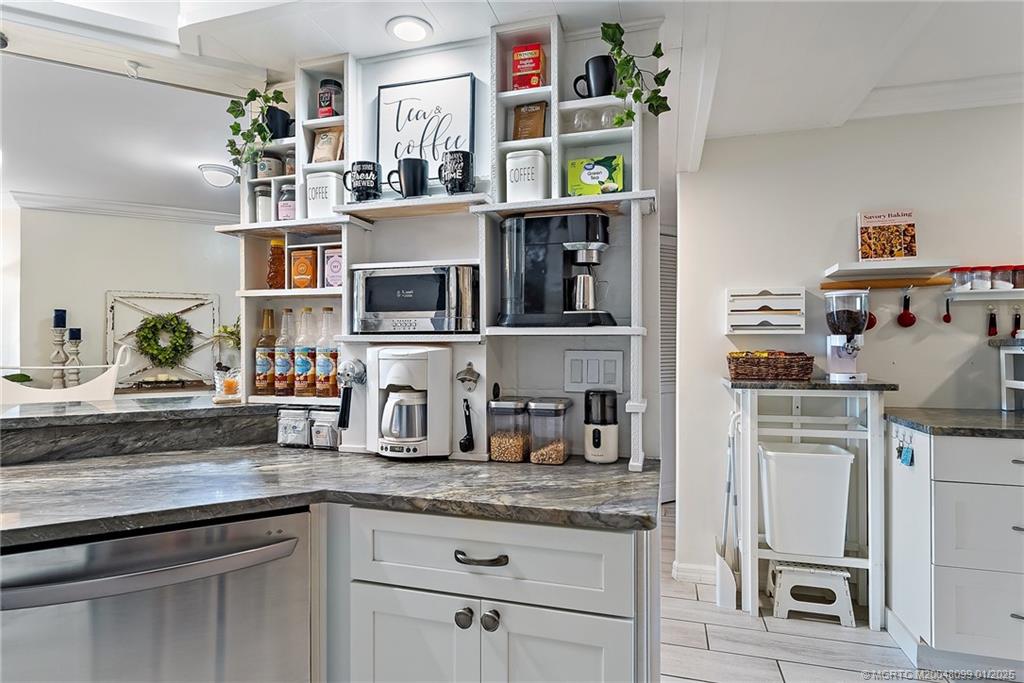 625 NW North River Drive 105