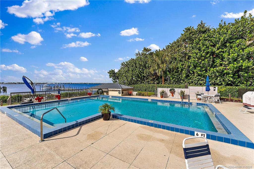 625 NW North River Drive 105