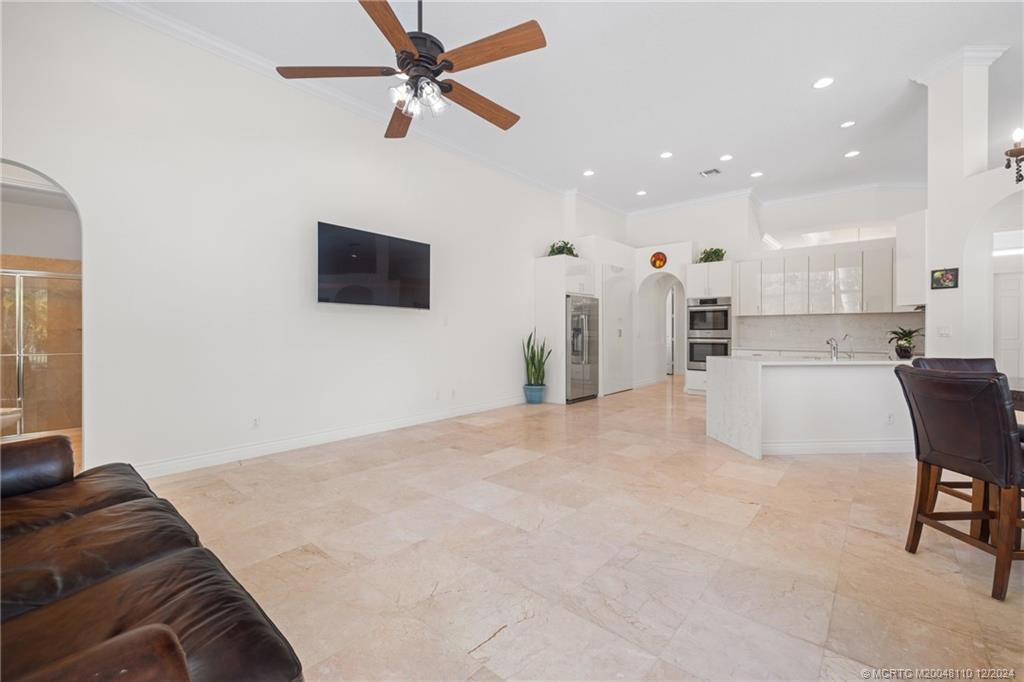 275 SW Lost River Road