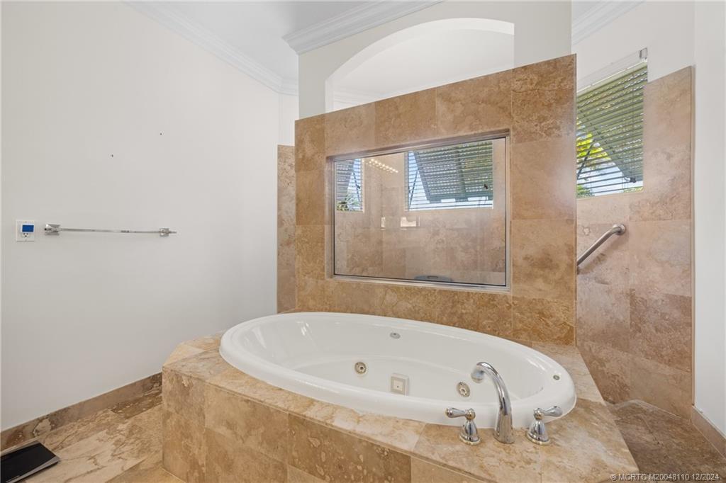 275 SW Lost River Road