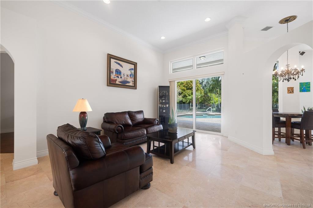 275 SW Lost River Road