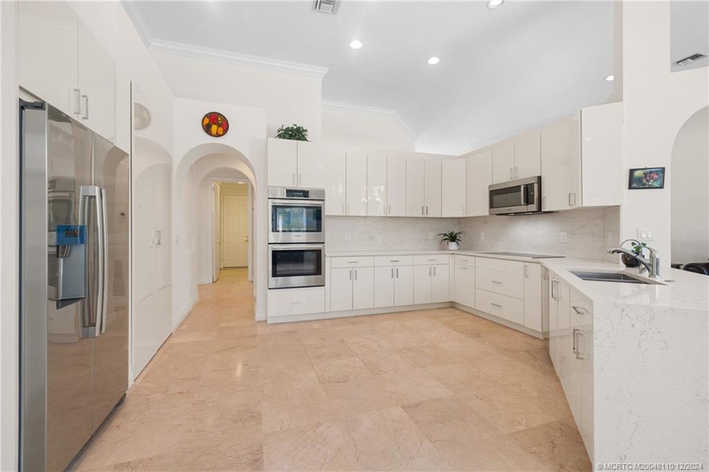 275 SW Lost River Road