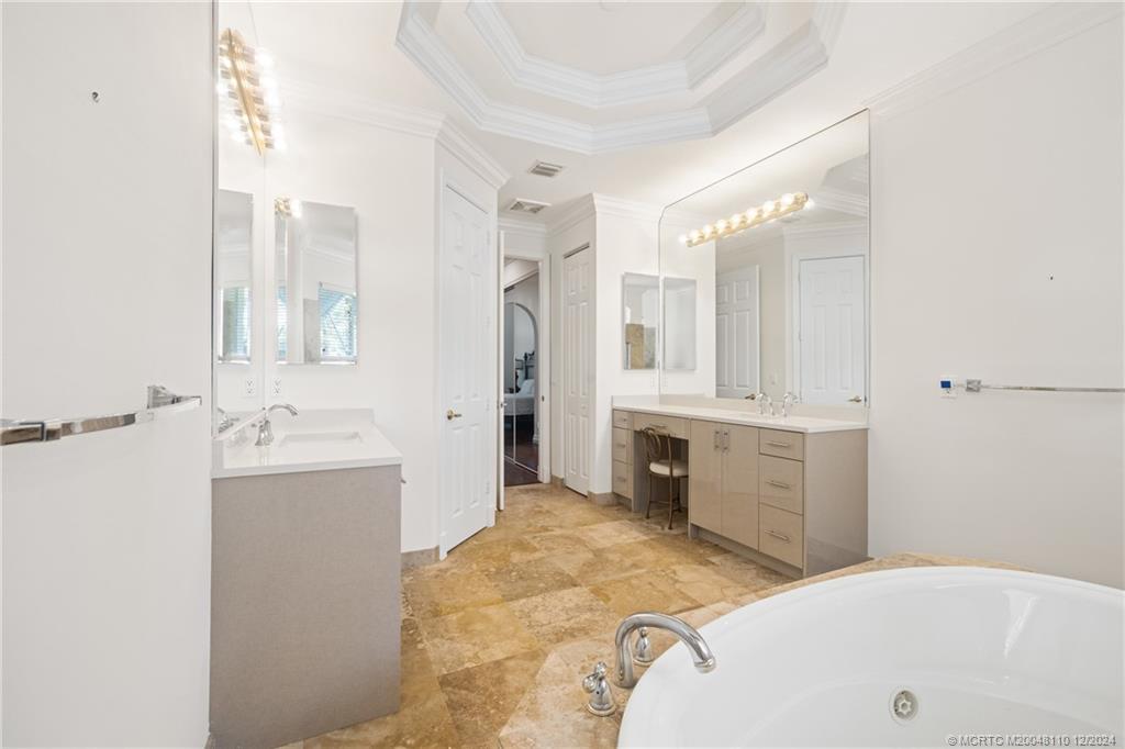 275 SW Lost River Road