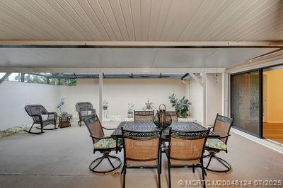 6255 Mirror Lake Ct 6255