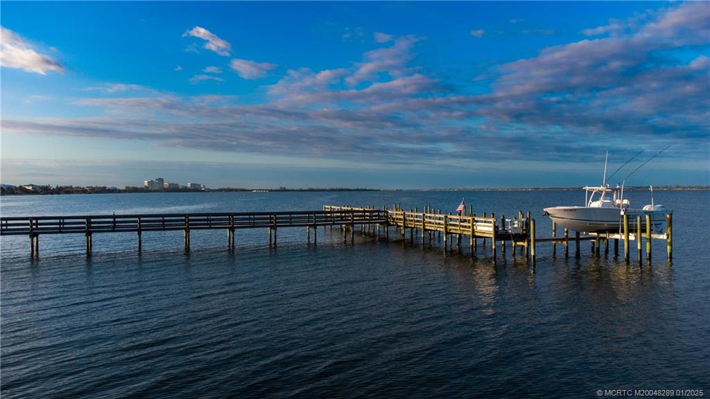 7671 Pelican Pointe Drive