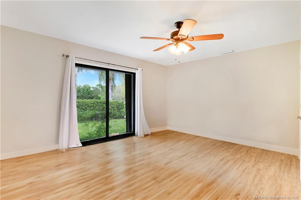 5266 SW Leeward Lane