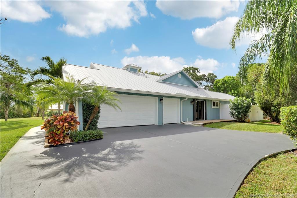 5266 SW Leeward Lane