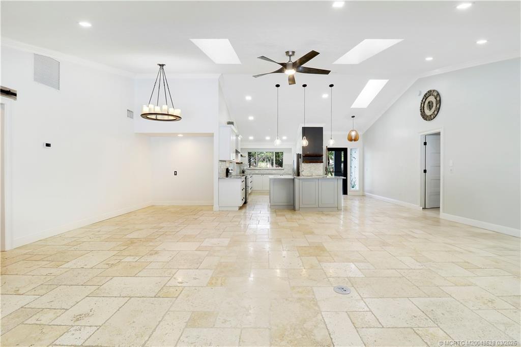 5266 SW Leeward Lane