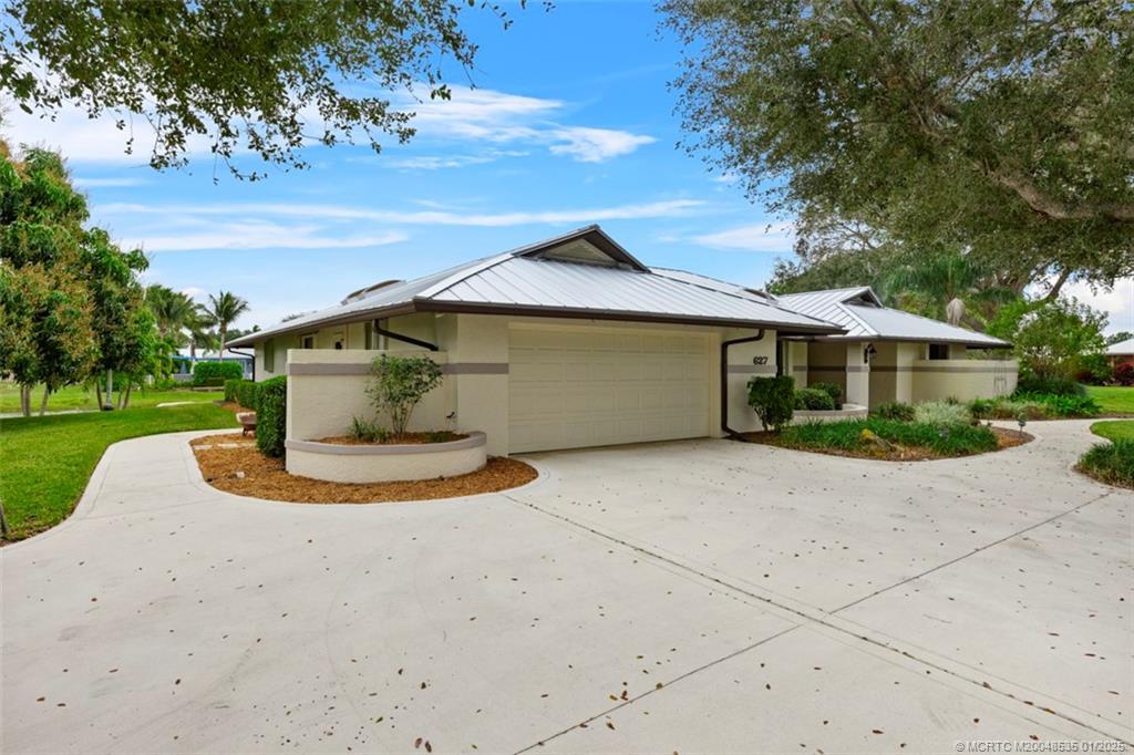 627 NE Silver Oak Terrace