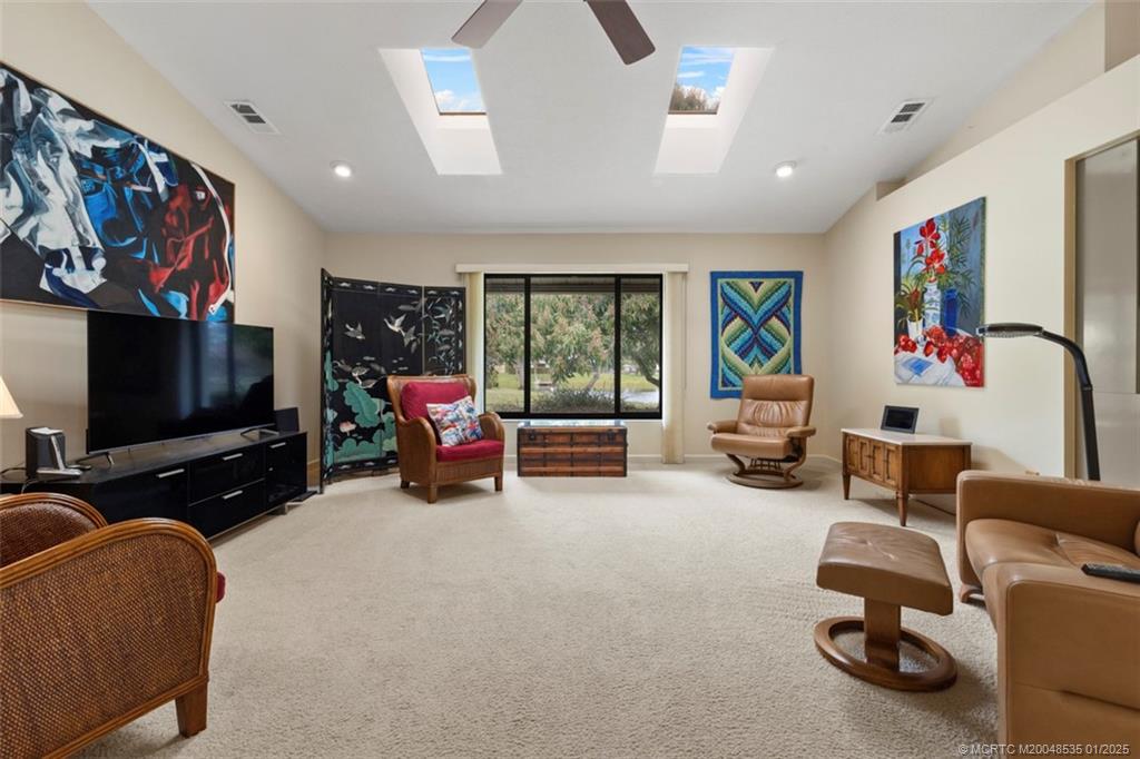 627 NE Silver Oak Terrace