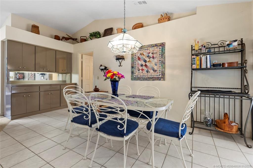 627 NE Silver Oak Terrace