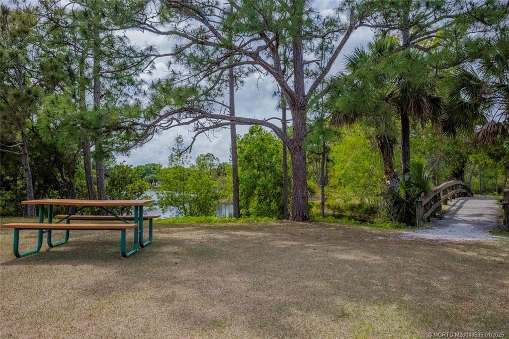 627 NE Silver Oak Terrace