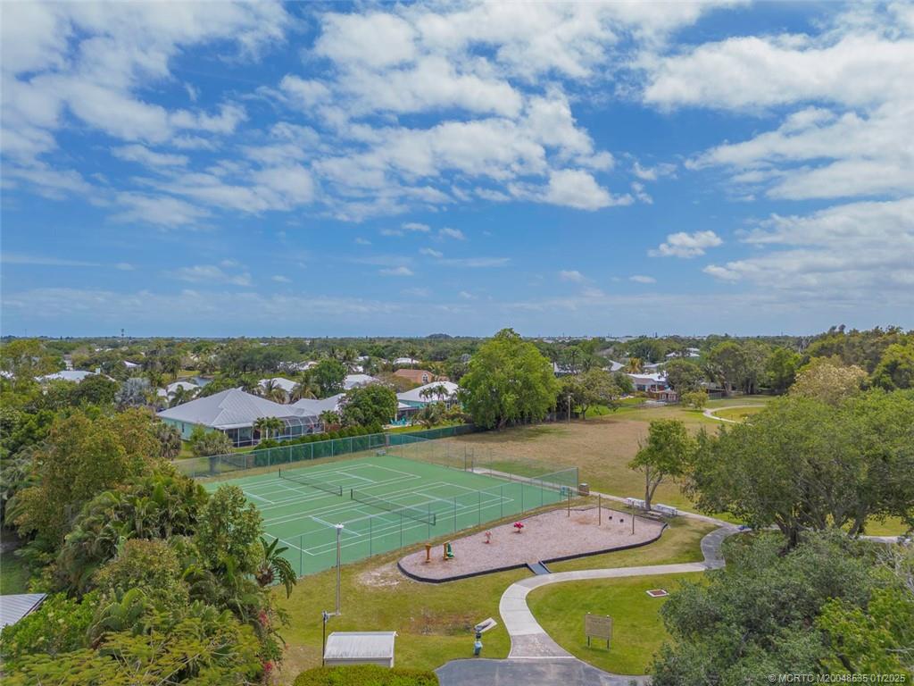 627 NE Silver Oak Terrace