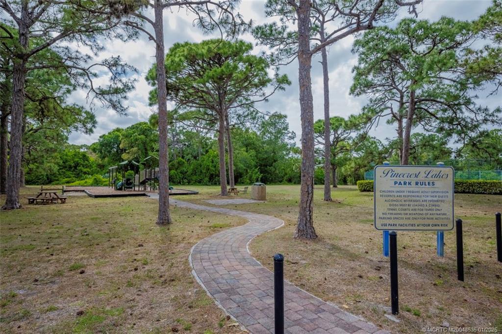 627 NE Silver Oak Terrace