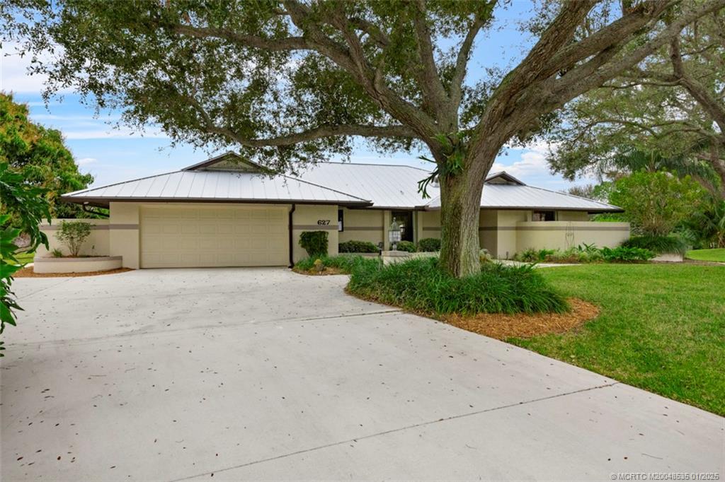 627 NE Silver Oak Terrace