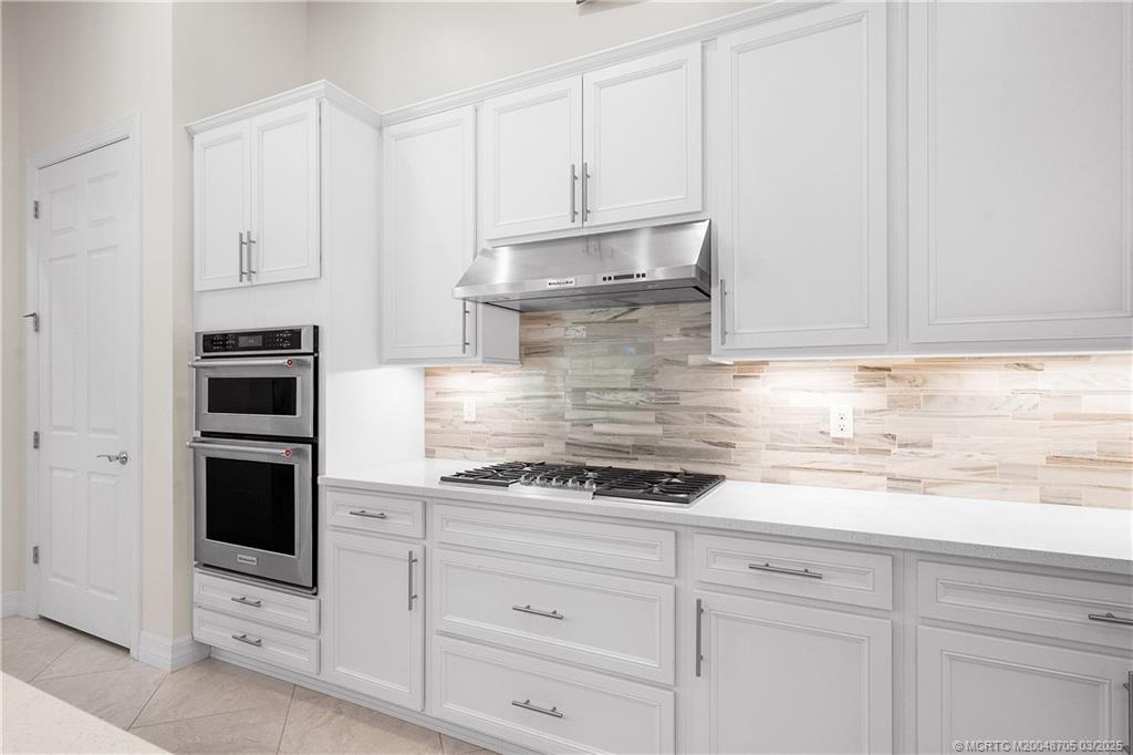 988 SW Sea Green Street