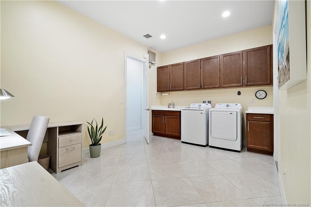 988 SW Sea Green Street