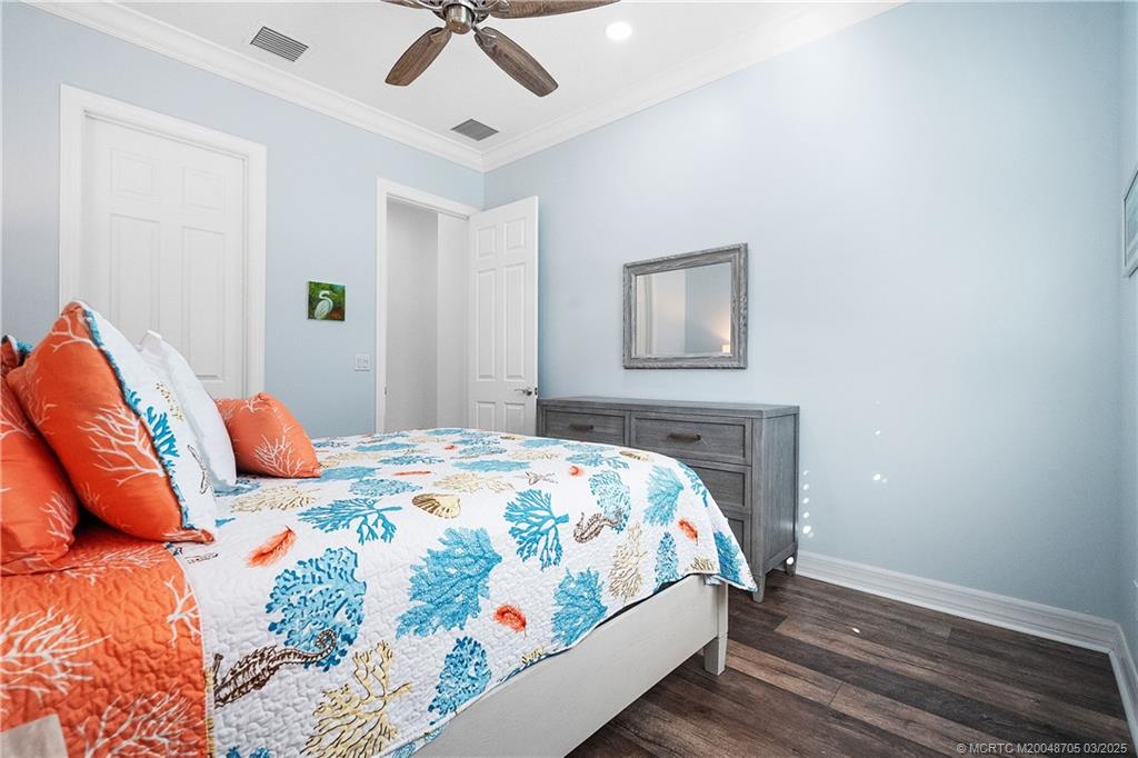 988 SW Sea Green Street