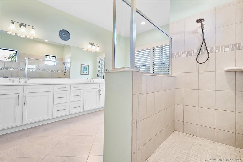 988 SW Sea Green Street