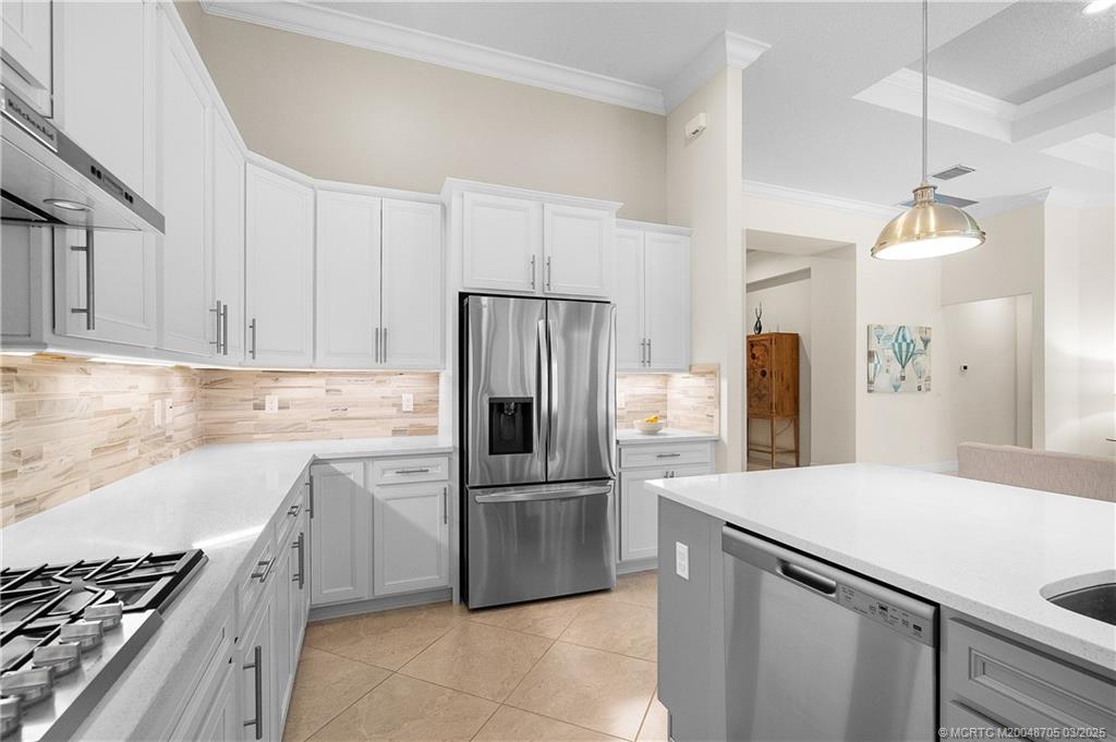 988 SW Sea Green Street