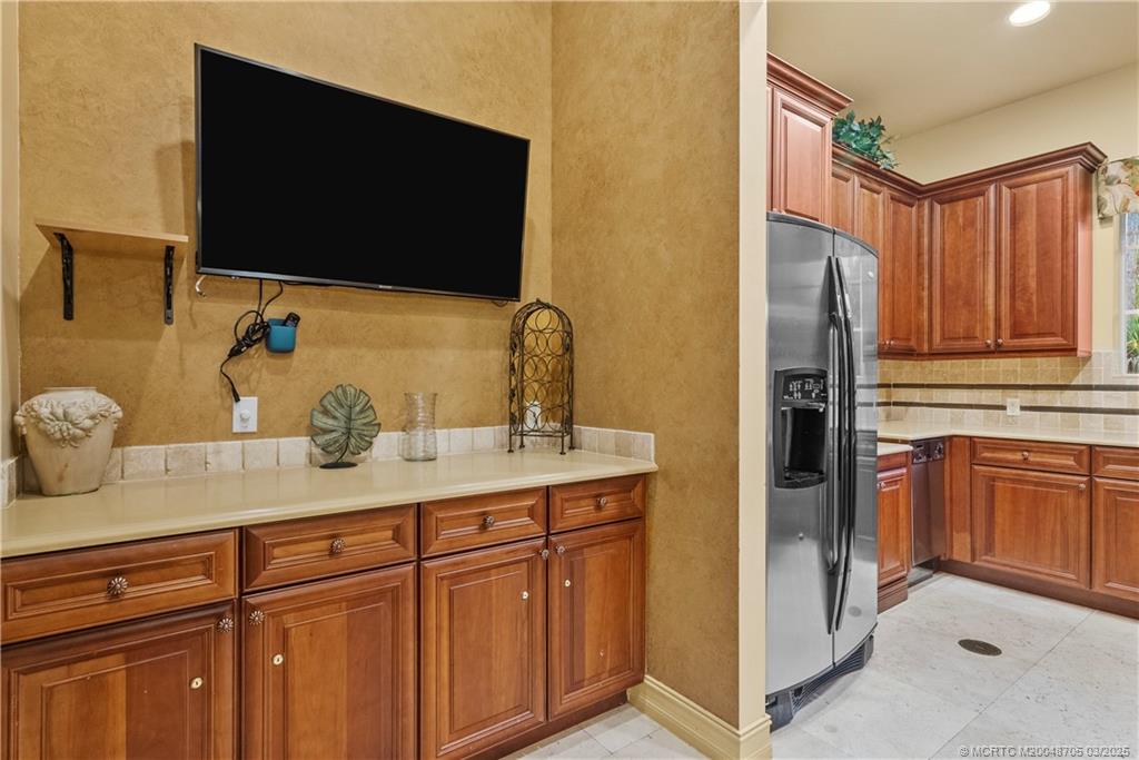 988 SW Sea Green Street