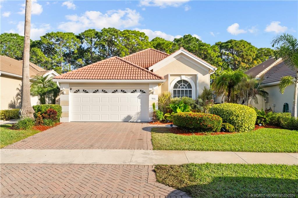 906 Munjack Circle