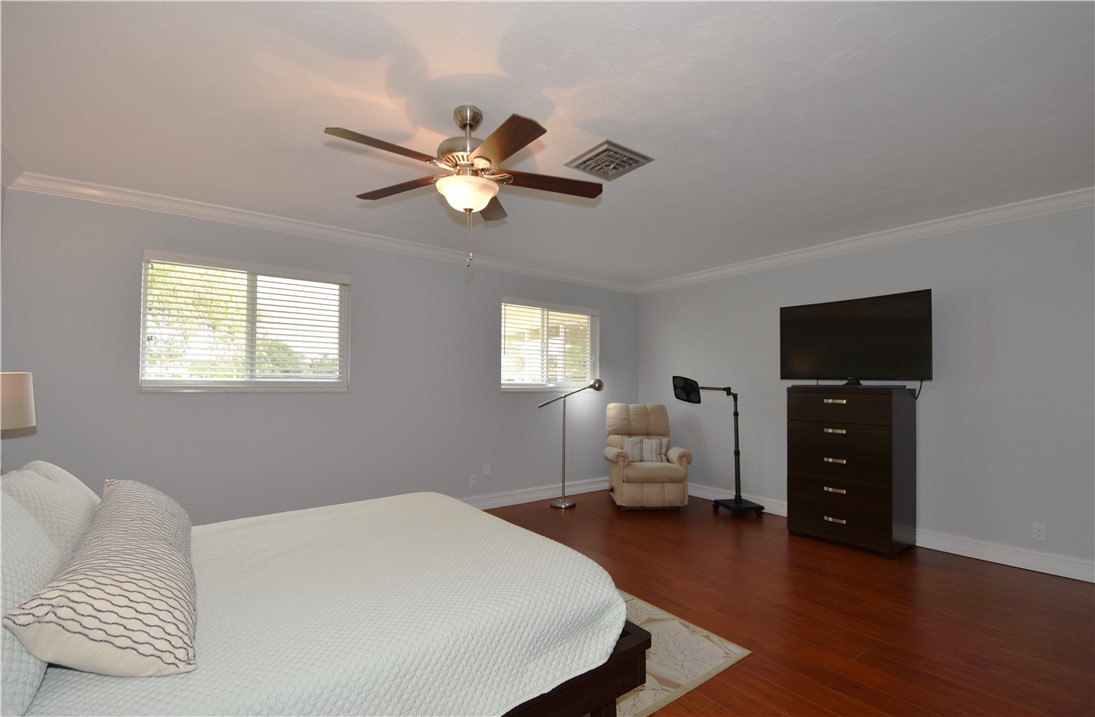 906 Munjack Circle